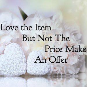 All Reasonable Offers Accepted!🌸🌺